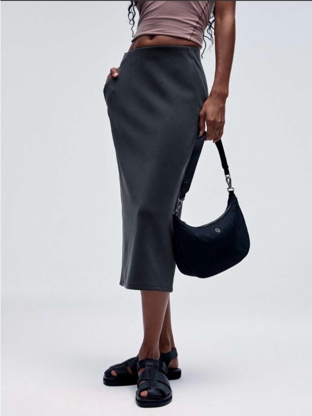 lululemon Softstreme Highrise Midi Skirt w/ pockets -Black(Charcoal grey) size 4